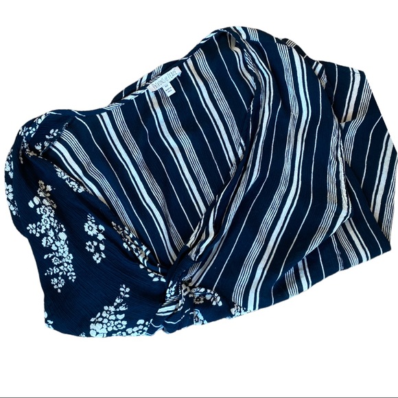 Patrons of Peace Top - Size XS - Knotted Crop Blouse - Picture 10 of 11